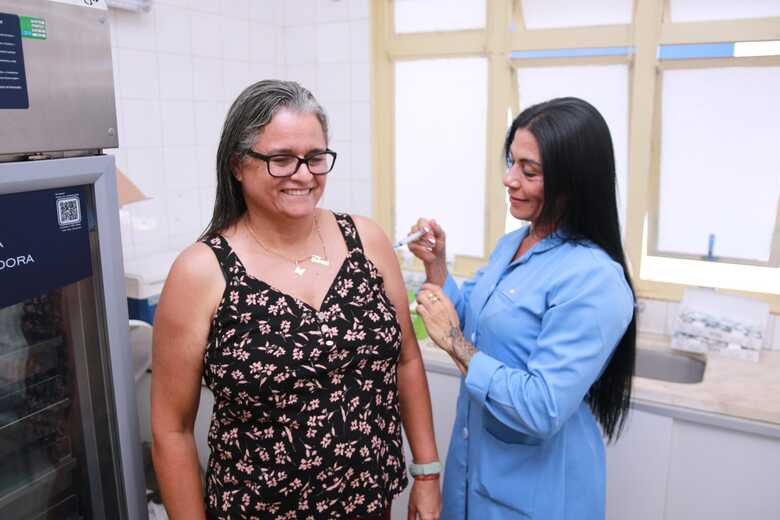 A meta &eacute; vacinar 90% do p&uacute;blico alvo no estado 