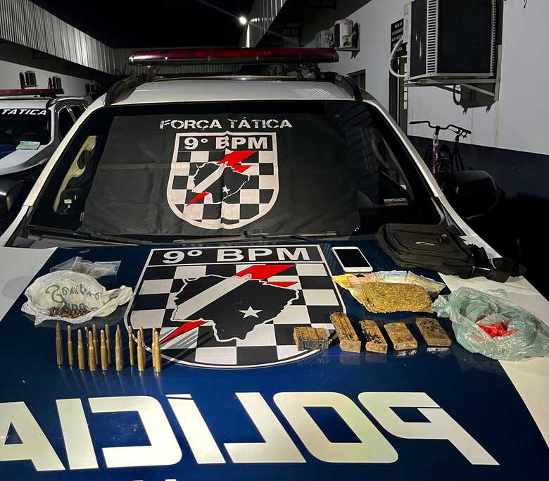 PM apreende muni&ccedil;&otilde;es de fuzil e droga - Foto: Divulga&ccedil;&atilde;o