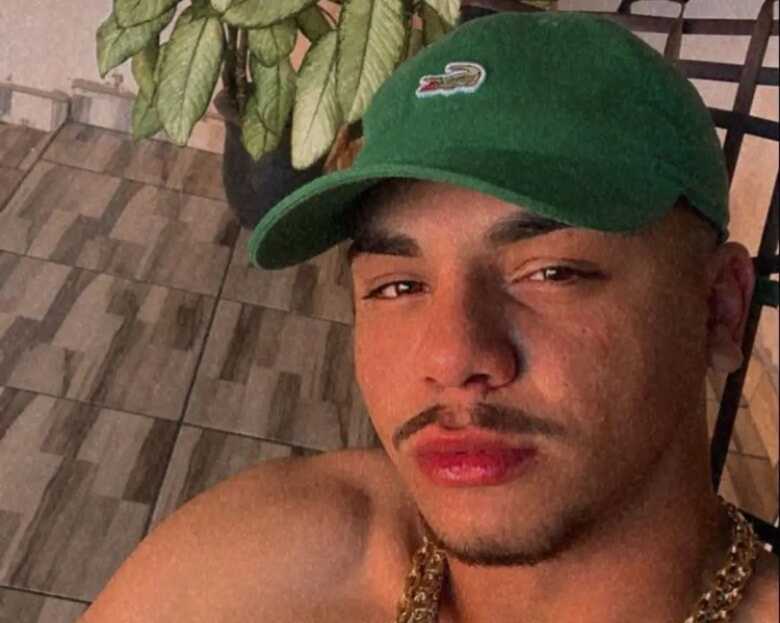 Jo&atilde;o Vitor foi morto com tiros na cabe&ccedil;a