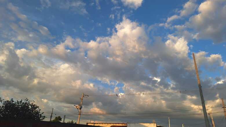 C&eacute;u de Campo Grande amanheceu com algumas nuvens, mas ter&aacute; dia de calor