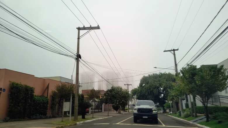 Dia come&ccedil;ou neblina em Campo Grande