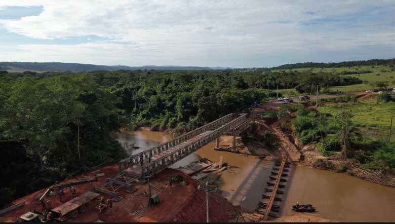 A estrutura recebeu cerca de 140 toneladas de material 