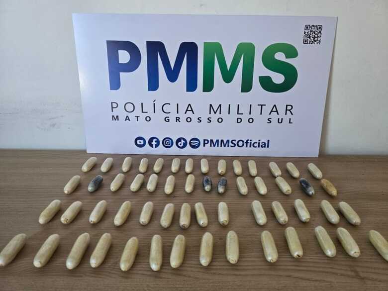 Coca&iacute;nas apreendidas pela PM