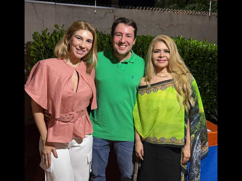 Juliana Domingos e o marido e pr&eacute;-candidato pelo Novo, Jo&atilde;o Henrique Catan e T&acirc;nia Varela