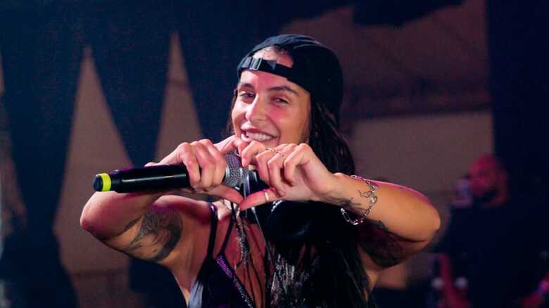 DJ B&aacute;rbara Labres &eacute; bastante conhecida nas redes sociais