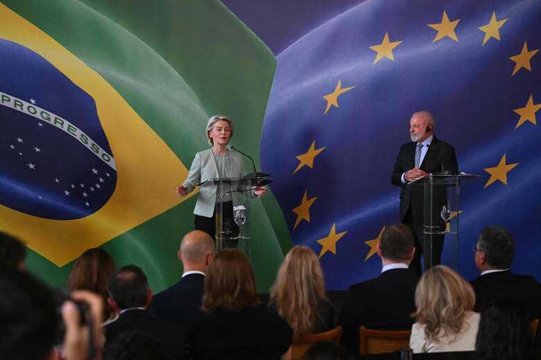 Presidente da Comiss&atilde;o Europeia, Ursula von der Leyen, discursa com presidente do Brasil, Luiz In&aacute;cio Lula da Silva, durante confer&ecirc;ncia no Rio de Janeiro