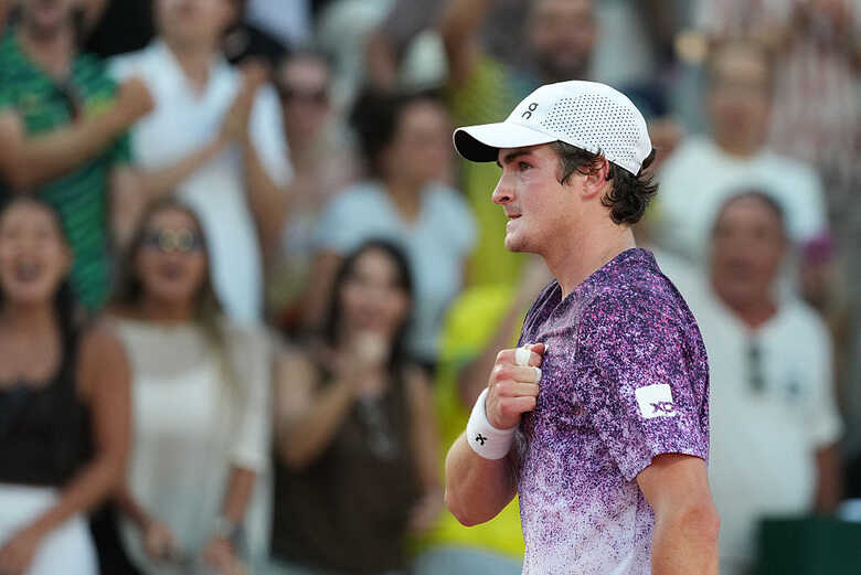 Jo&atilde;o Fonseca eliminou croata e agora enfrenta Djokovic