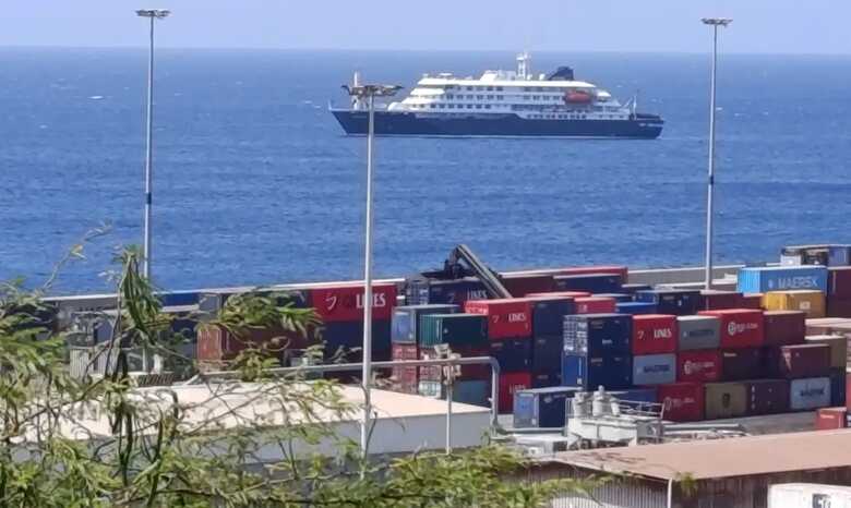 Navio saiu da Argentina para a Espanha