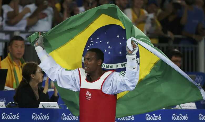 Primeiro medalhista ol&iacute;mpico do Brasil no taekwondo masculino