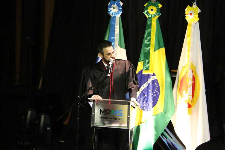 Rom&atilde;o tamb&eacute;m defendeu a valoriza&ccedil;&atilde;o da carreira