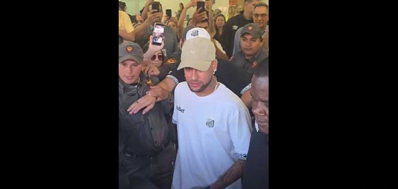 Neymar passou por Ponta Por&atilde; antes de seguir para Pedro Juan Caballero