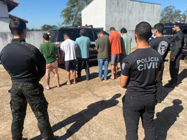 Opera&ccedil;&atilde;o prendeu dez pessoas envolvidas no esquema