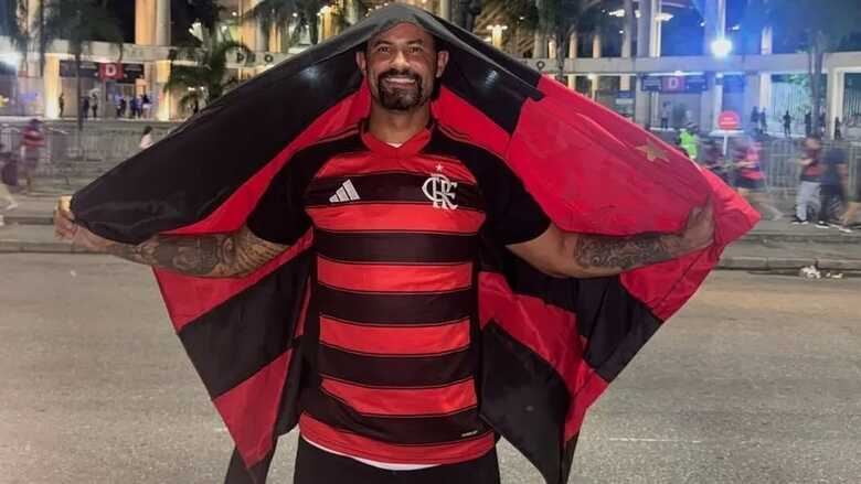 Foto publicada pelo goleiro Bruno em visita ao Maracan&atilde;