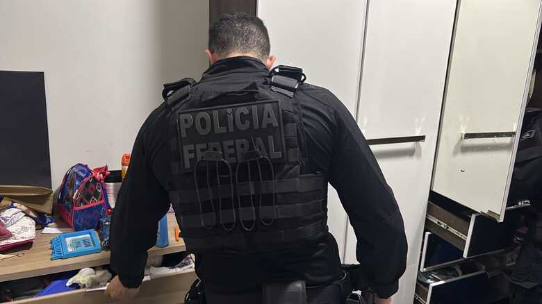 Pol&iacute;cia cumpriu diversos mandados