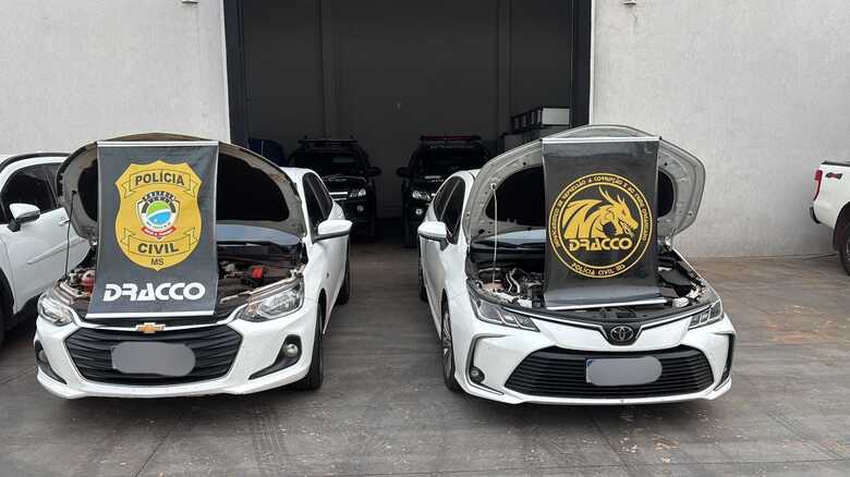 Ve&iacute;culos foram apreendidos