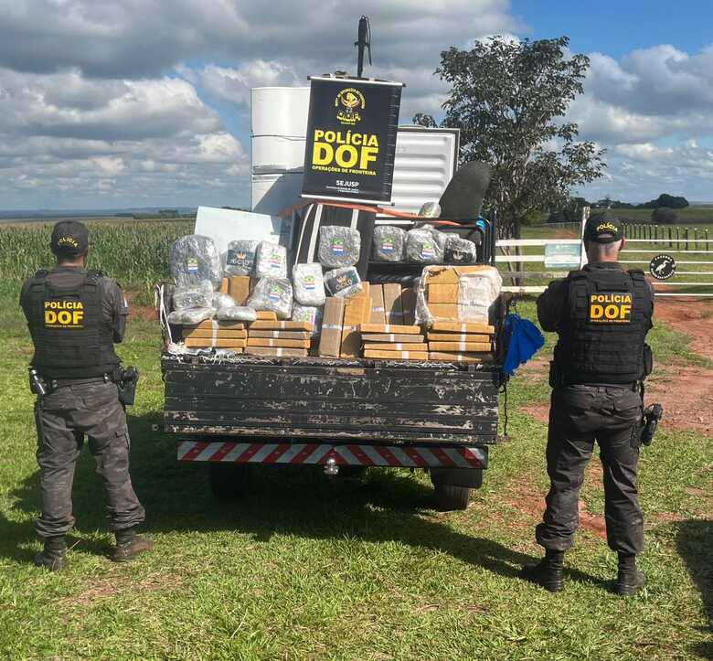 Carga de entorpecentes estava na mudan&ccedil;a do suspeito