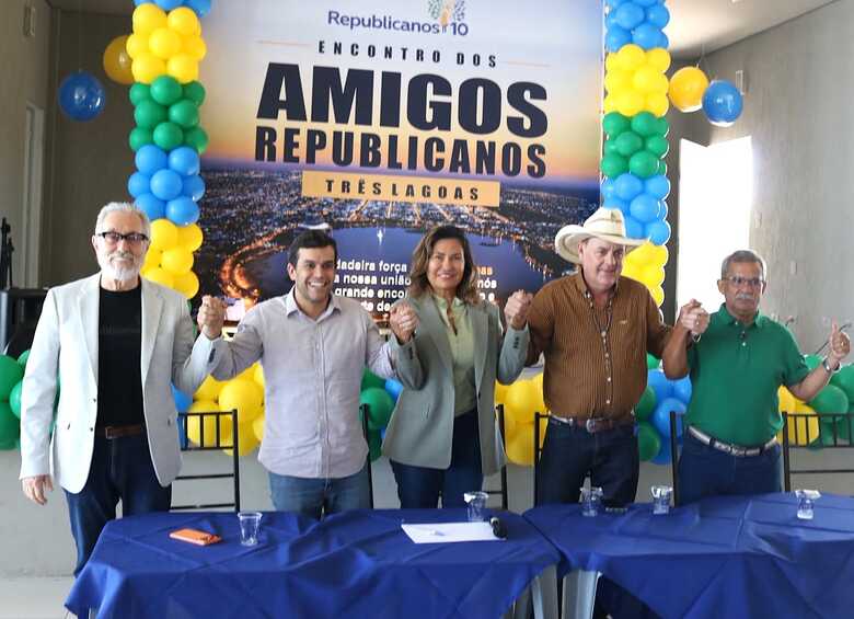Ant&ocirc;nio Vaz; Beto Pereira, Sayuri Baez, &Acirc;ngelo Guerreiro e Paulo Veron