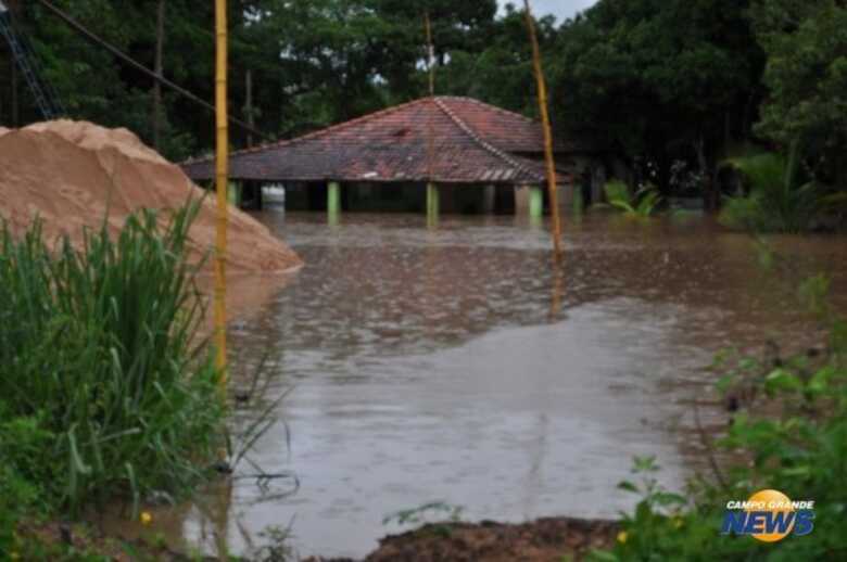 Após chuvas, Coxim fica debaixo d'água (Fotos Hugo Crippa/Prefeitura)