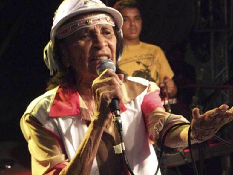 Chiquinha Gonzaga durante show realizado no Recife, em junho de 2009 (Foto: Divulgação/Carlos Augusto/Prefeitura Municipal do Recife)