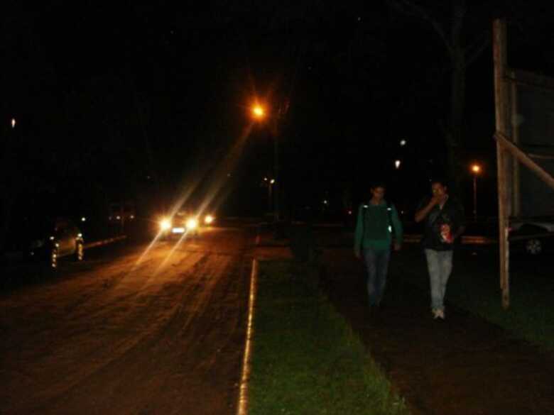 Alunos enfrentam escuridão no campus da UFMS de Três Lagoas
