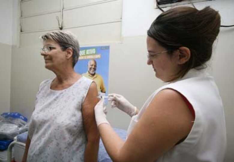 Vacinação é importante para idosos, gestantes e crianças