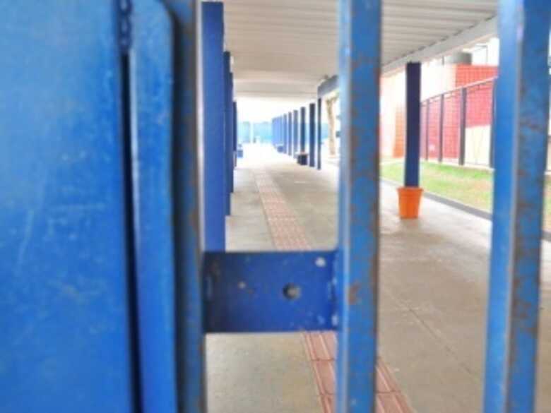 Escola Estadual Joaquim Murtinho de portas fechadas