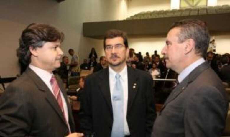 Os petistas Paulo Duarte, Pedro Kemp e o Paulo Correa (PR)