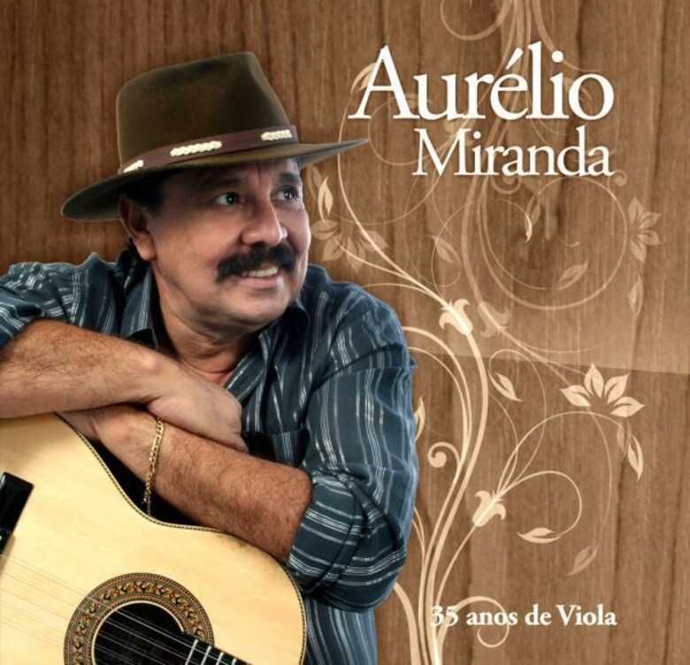 O cantor Aurélio Miranda