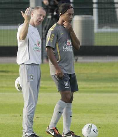 Mano Menezes e Ronaldinho