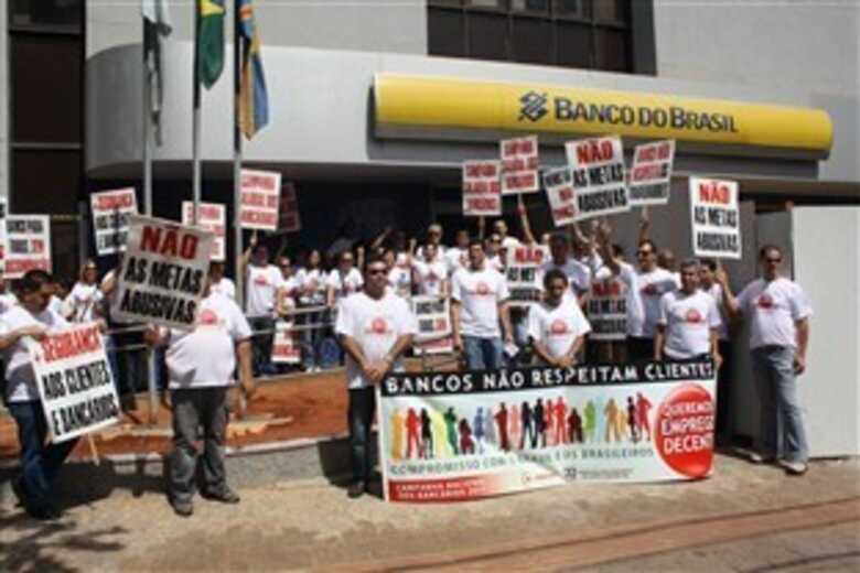 Funcionários em greve