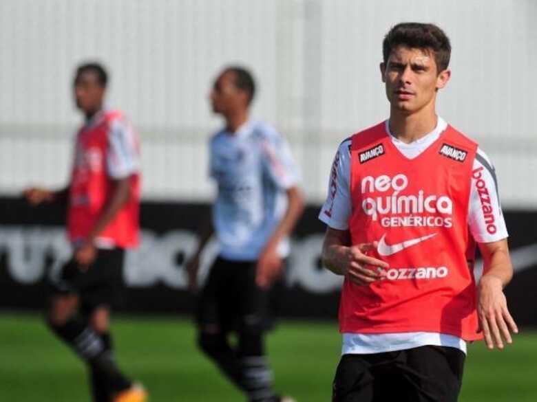 Recuperado de lesão, Alex retorna ao Corinthians no duelo com o Atlético-MG