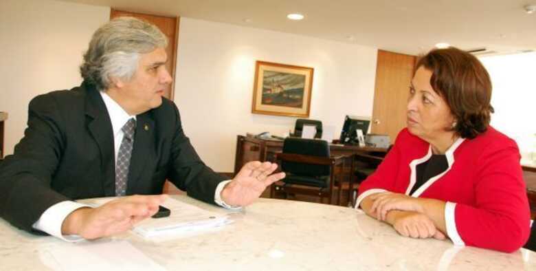 O senador Delcidio Amaral e a ministra Ideli Salvati