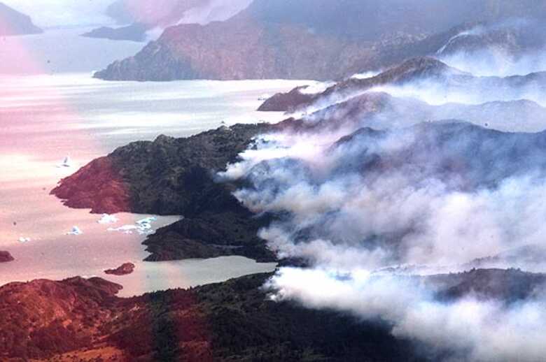 Presidente do Chile decretou estado de "catástrofe" em província e pediu ajuda internacional para conter incêndio