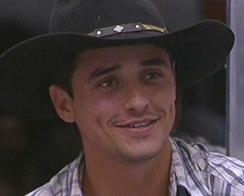 Fael vence Mayara no terceiro paredão do BBB 12