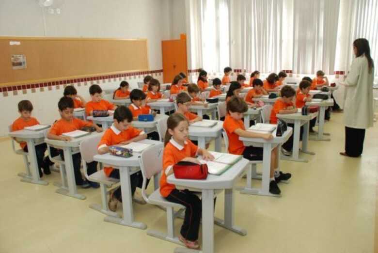 Brasil tem 3,8 milhões de crianças e jovens fora da escola