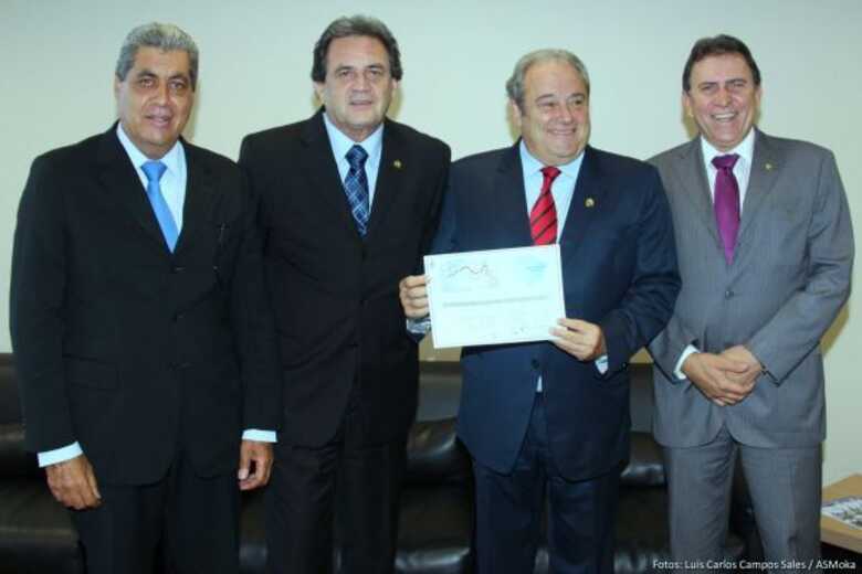 André Puccinell  (PMDB), o deputado federal Giroto (PMDB) e os senadores Waldemir Moka (PMDB) e Antonio Russo (PR)