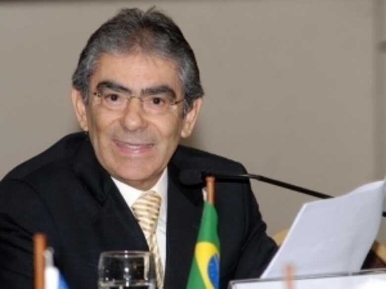 Ministro Carlos Ayres Britto, que assume hoje (19) a chefia do Poder Judiciário e fica no cargo por sete meses.