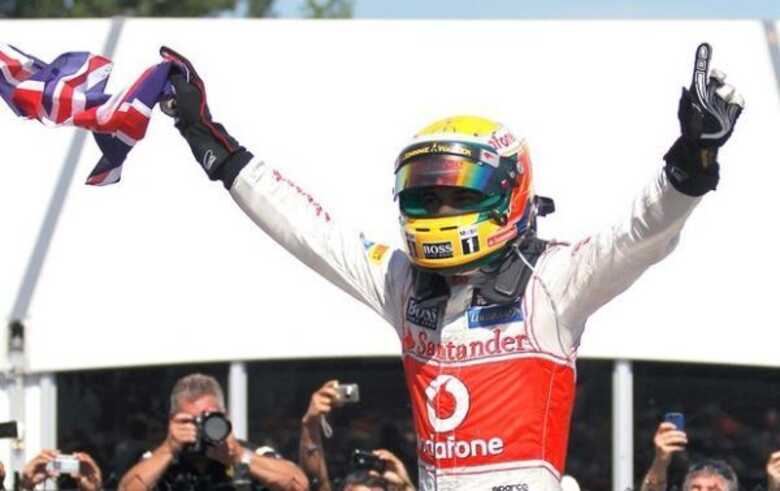 O inglês Lewis Hamilton comemora vitória no Canadá: sete vencedores em sete provas