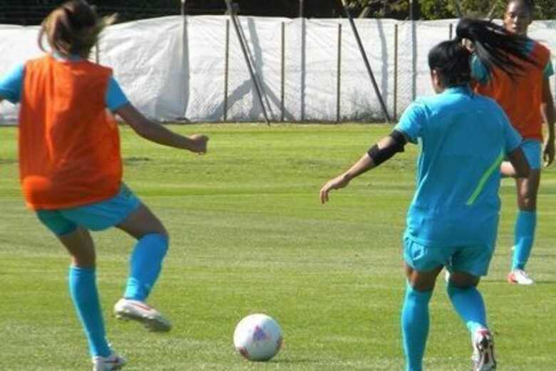 Sele&ccedil;&atilde;o treina desde segunda-feira no Pa&iacute;s de Gales.