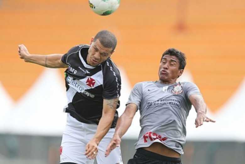 Corinthians e Vasco se enfrentam no Estádio do Pacaembu pela 33.ª rodada do Campeonato Brasileiro.