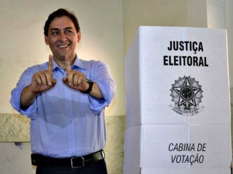 Alcides Bernal levou 10 segundos para votar.