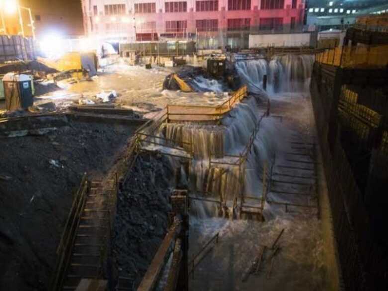 'Sandy' provoca inundação nas obras do Marco Zero, em Nova York.
