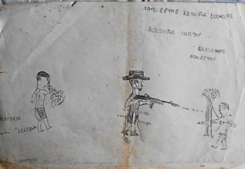 Desenho feito por um waimiri-atroari entre 1985 e 1986 mostra um militar atirando contra um índio, que se defende usando flechas; à esquerda, um indígena aparentemente vomitando.