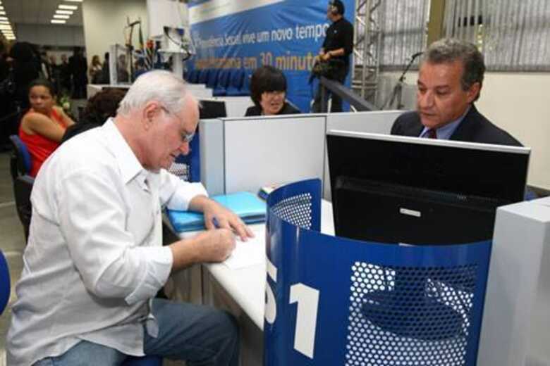 82,1% dos idosos brasileiros estão protegidos pela Previdência Social.