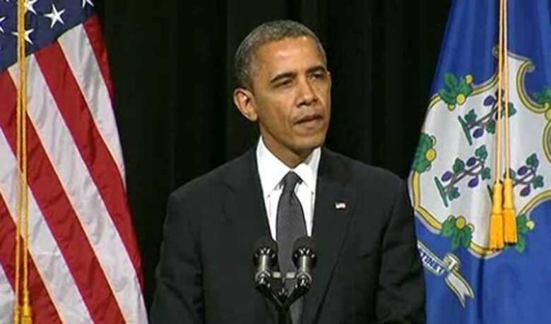 Obama em pronunciamento em Newtown em memória às vítimas da escola Sandy Hook.