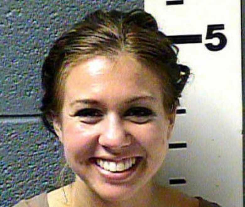 Sarah Richardson foi presa por dirigir bêbada em Las Cruces.