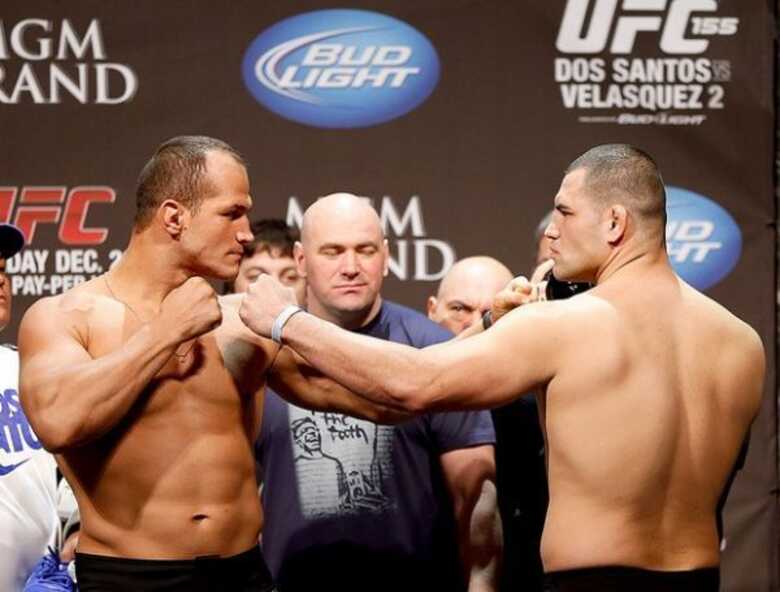 Cigano e Cain Velazquez decidem o título dos pesos-pesados do UFC em  Las Vegas.