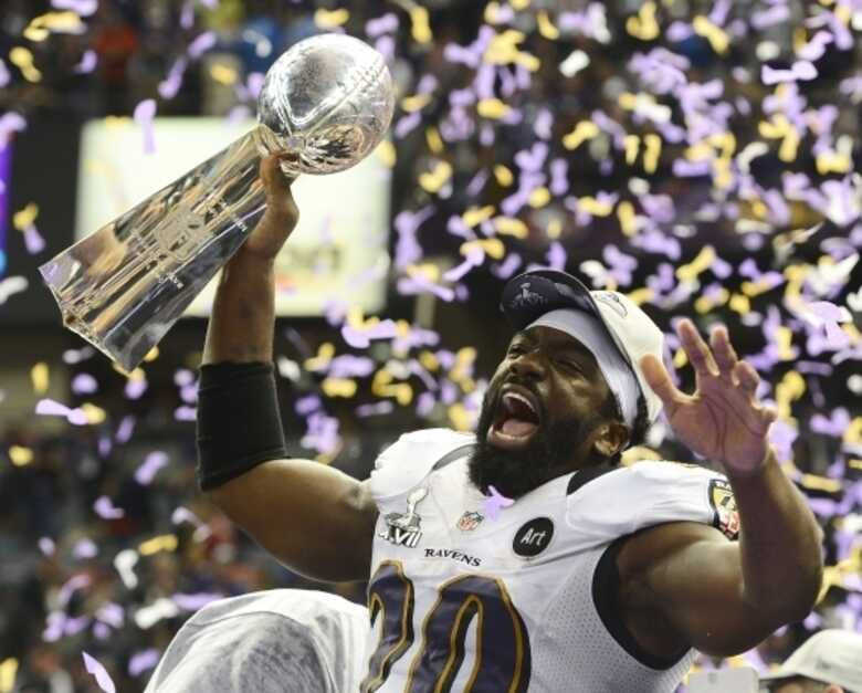 Mesmo após 'apagão' no time, Baltimore Ravens conseguiu segurar 49ers e levantar pela segunda vez a taça do Super Bowl.