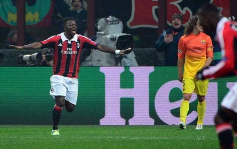 Muntari festeja seu gol, o segundo do Milan na partida.