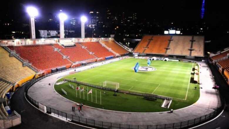 Pacaembu vazio, no jogo entre Corinthians e Millonarios.